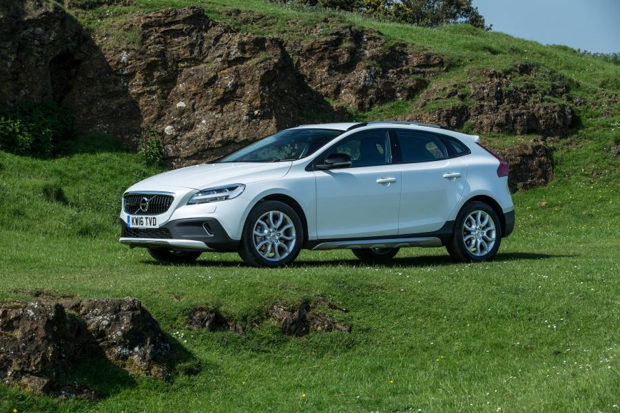 Volvo V40 D4 Cross Country (UK) '2016